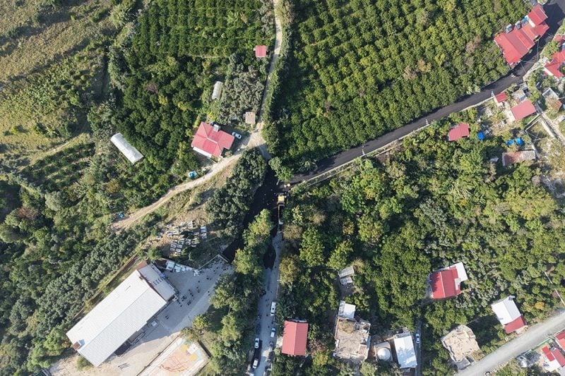 Samandağ Kuşalanı'nda kritik yola beton asfalt