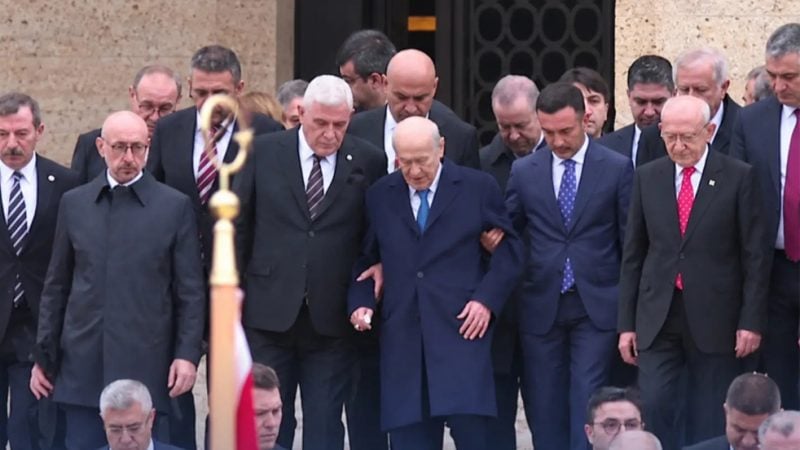Şamil Tayyar’dan siyasete ilginç terapi önerisi! ‘Liderler ayda bir bilemeden üç ayda bir…’