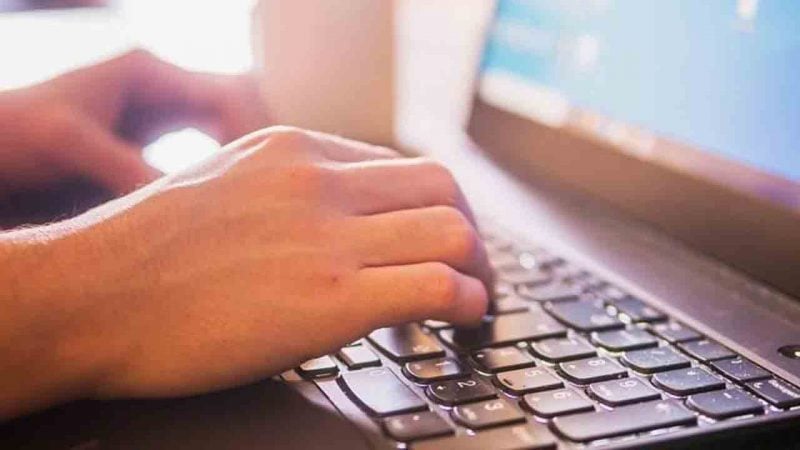 Sanal alemde sıkı takip: 407 yasa dışı internet sitesine darbe