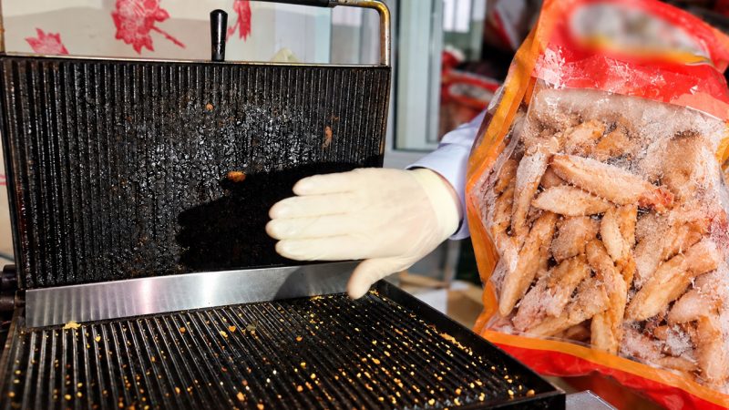 Son kullanma tarihinin üzerinden 1 yıl geçmiş! Okul kantininde mide bulandıran görüntüler