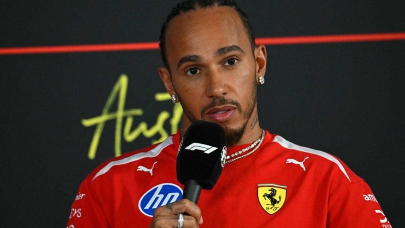 Spor dünyası işgalci İsrail’in farkında! F1 pilotu Hamilton’dan anlamlı çağrı