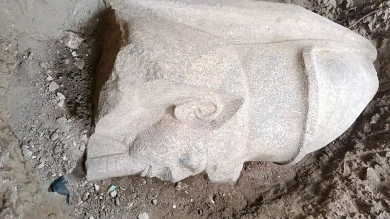 Tam 3 bin senelik olduğu düşünülüyor! Evinin önünde bulduğu taş binlerce yıllık sırrı açığa çıkardı