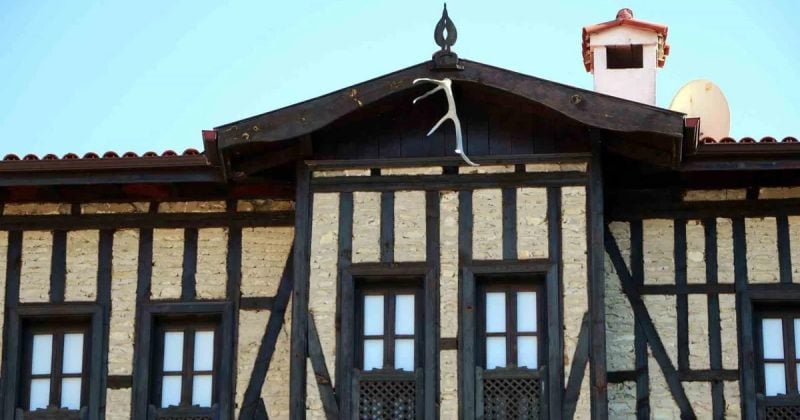 Tarihi konak çatılarındaki geyik boynuzlarının sırrı ortaya çıktı