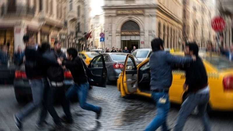 Trafik magandalarının ehliyetleri ömür boyu iptal edilse ne kaybederiz ki?