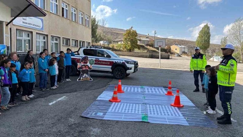 ‘Trafikte ben de varım’ projesi başladı: Öğrenciler trafiği inceleyip çözüm önerileri sunacak