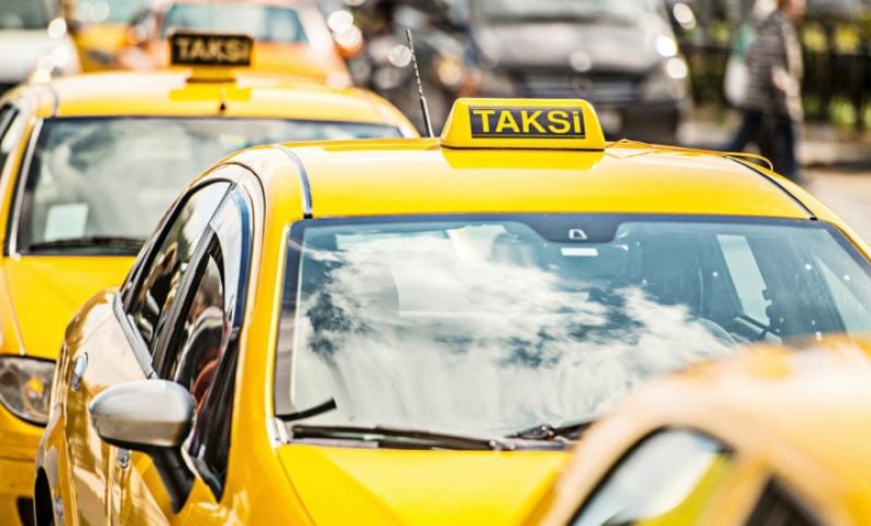 Uygulamayı kullanan sürücüler ödemelerini alamıyor: Ukrayna Yandex’i vurdu bizim taksiciler yaralandı!