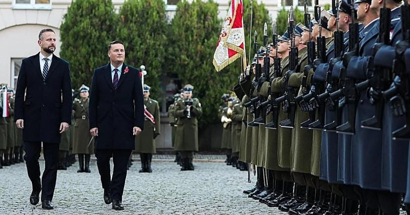 Vatandaşlarına Rusya ile savaş senaryosu uyarısı yaptı