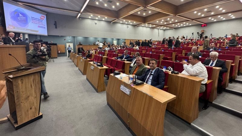 Yeni Parti ve CHP katılmadı, İzmir meclisi toplanamadı! Dertleri İzmir değil, kavga gürültü kargaşa…