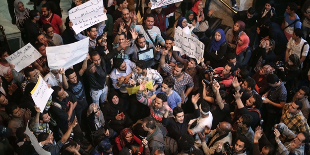 Cunta, 5 kişiyi katletti