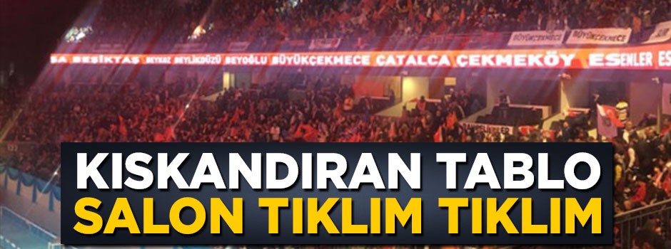 AK Parti Kongresin'de salon tıklım tıklım doldu