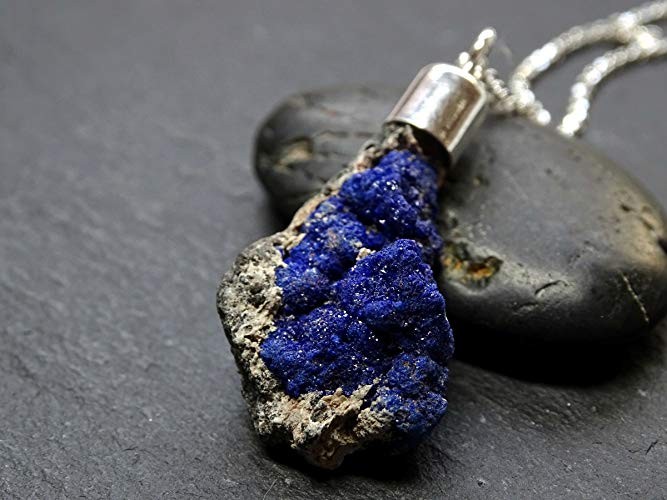 Azurit taşı takmanın faydaları | Şifa, sakinlik ve zihin açıklığı...