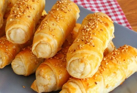 Baklavalık yufkadan börek patatesli