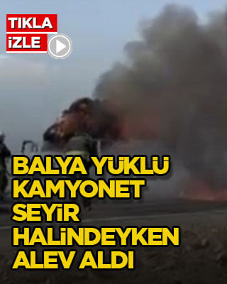 Balya yüklü kamyonet seyir halindeyken alev aldı
