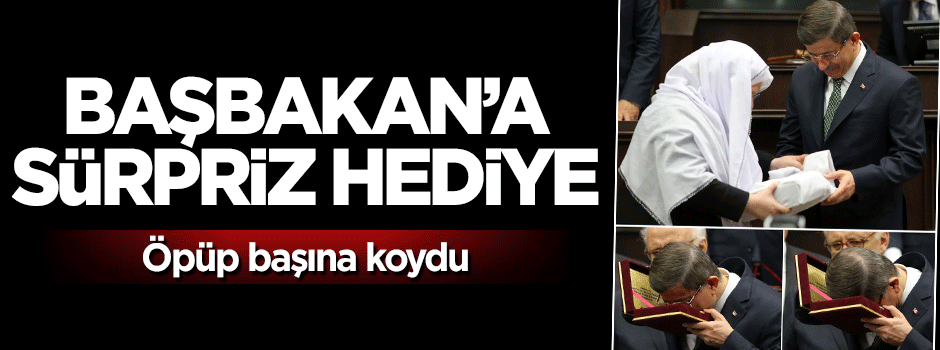 Başbakan Davutoğlu'na tarihi Kur’an-ı Kerim hediye edildi