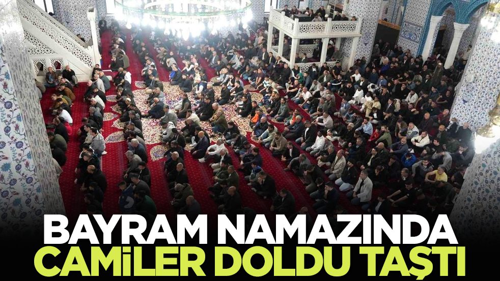 Bayram namazında camiler doldu taştı