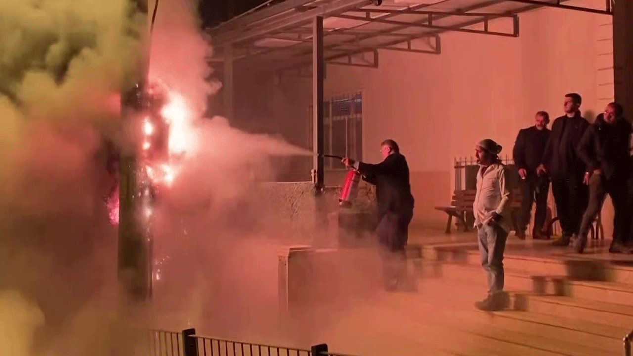 Cemevinde patlama! Vali yardımcısı, kaymakam ve belediye başkanı da oradaydı!