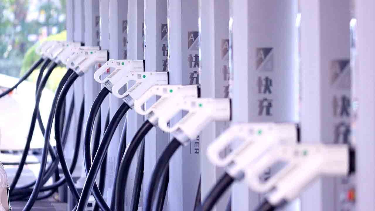 Çin’de şarj ağı rekor büyümede: Soket sayısı 21 milyonu aştı