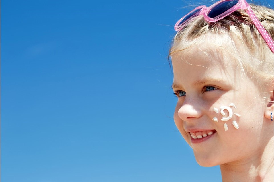 Çocuklar güneş ışınlarından nasıl korunmalı?