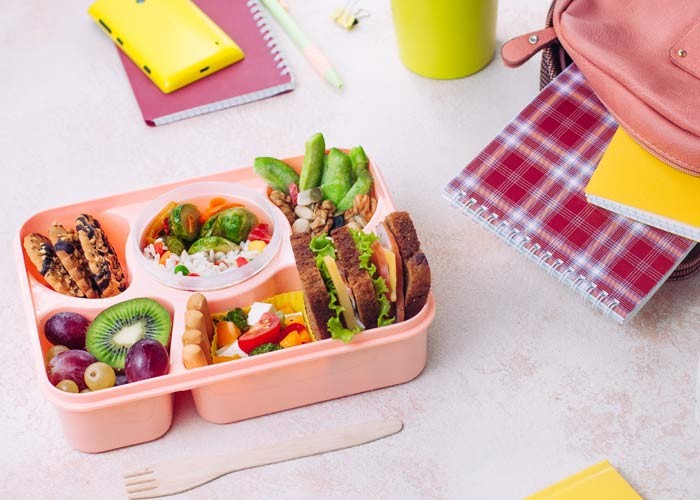 Çocukların ara öğünlerinde ve beslenme çantalarında olması gereken besinler