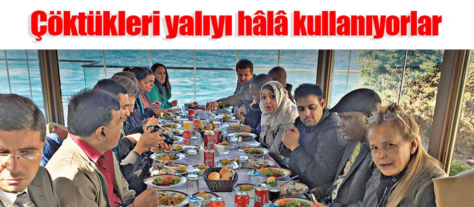 Çöktükleri yalıyı hâlâ kullanıyorlar