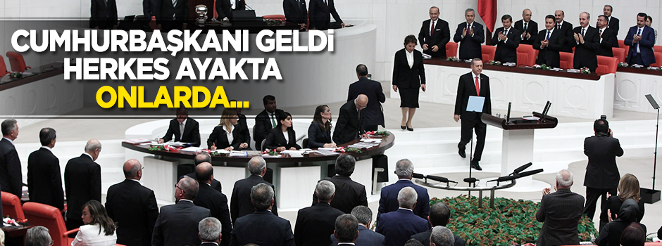 Cumhurbaşkanı Erdoğan gelince CHP'liler de kalktı