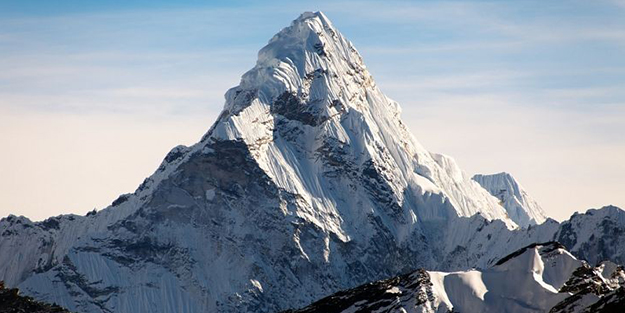 Everest Dağı nerede ülkede?