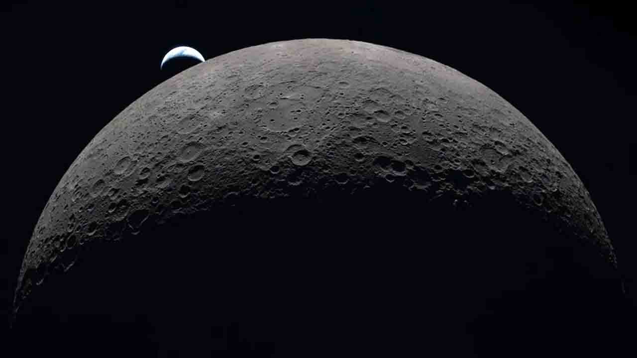 Gizem çözülüyor: Ay’ın iki yüzü iki farklı dünya gibi!