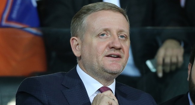 Göksel Gümüşdağ kimdir kaç yaşındadır? Başakşehir Futbol Kulübü Başkanı Göksel Gümüşdağ hayatı