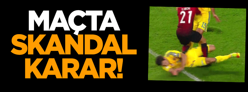 Göz göre göre penaltıyı vermedi!