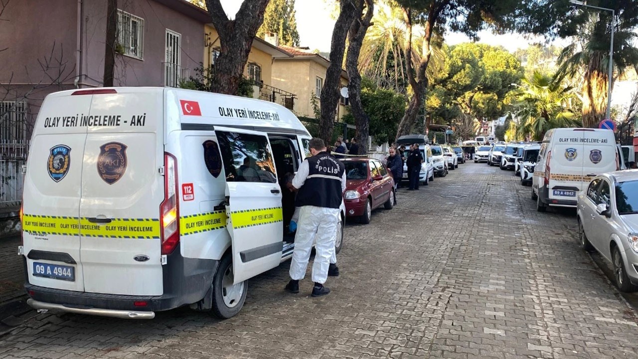 Haber alınamayan karı-koca evlerinde ölü bulundu