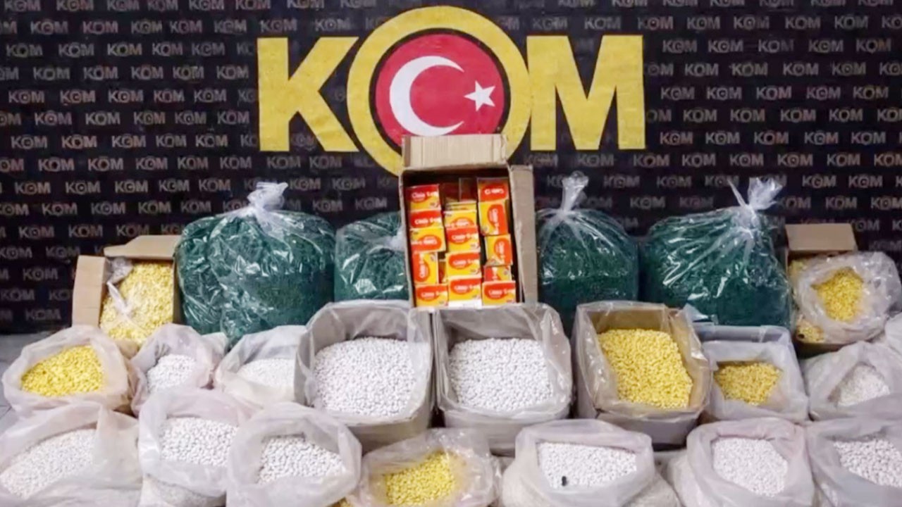 İstanbul'da sahte ilaç deposuna baskın: 1.5 milyon sahte hap ele geçirildi