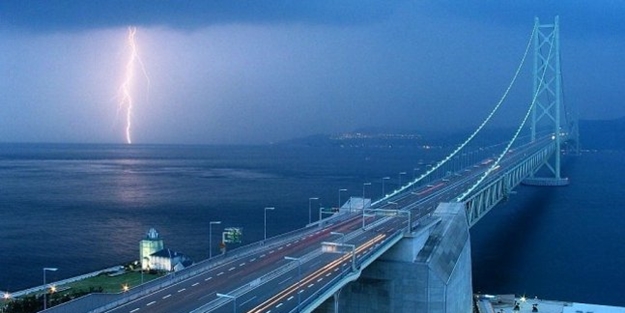 Dünyanın dördüncü büyük, Avrupa'nın en büyük asma köprüsü