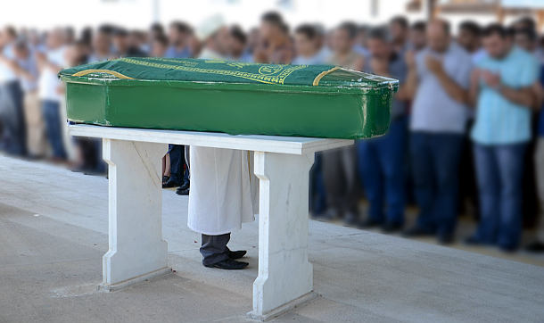 Kadın cenaze namazı kılar mı?