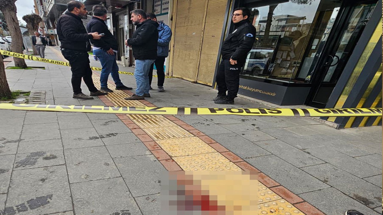 Kadın kılığında kuyumcu soymaya giden 3 kişi, kuyumcuyu vurup kaçtı