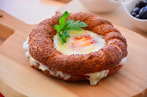 Kahvaltıların vazgeçilmeziyle yepyeni bir tarif