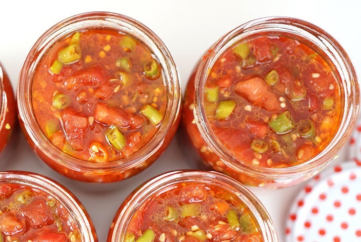 Kahvaltılık sirkeli domates turşusu nasıl yapılır?