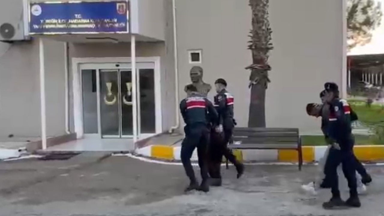 Kapısını kırıp girdikleri Kur’an Kursu’ndaki Kur'an-ı Kerim'leri yırtan 2 alçak tutuklandı