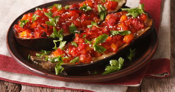 Kıyma sevmeyen ve yemeyenler için harika bir tarif | Zeytinyağlı imam bayıldı