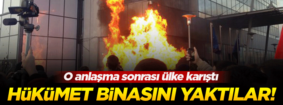 Kosova'da hükümet binası ateşe verildi