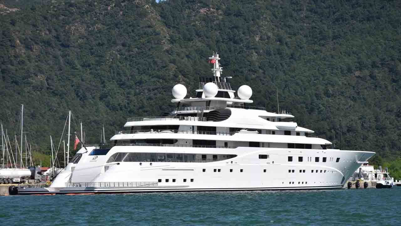 Lüks yat Marmaris’te: Yakıt faturası ağız uçuklattı