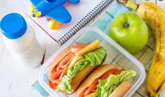 Öğrenci beslenme çantasına ne koyabilirim?