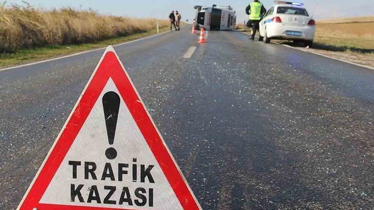 Okul servisi tırla çarpışt: Veli öldü, öğrenciler yaralı