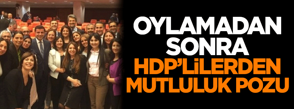 Oylamadan sonra HDP'lilerden mutluluk pozu