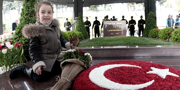 Özal rahmetle anıldı