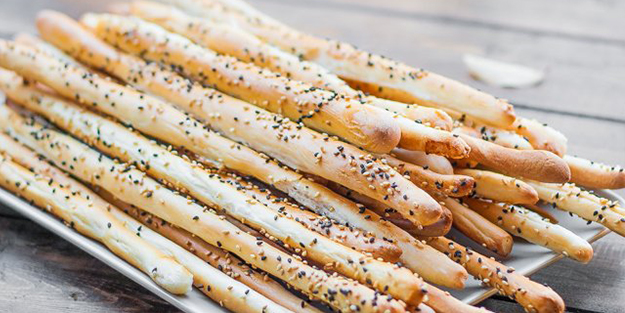 Pastane usulü tuzlu susamlı çubuk tarifi | Susamlı çubuk kraker nasıl yapılır?