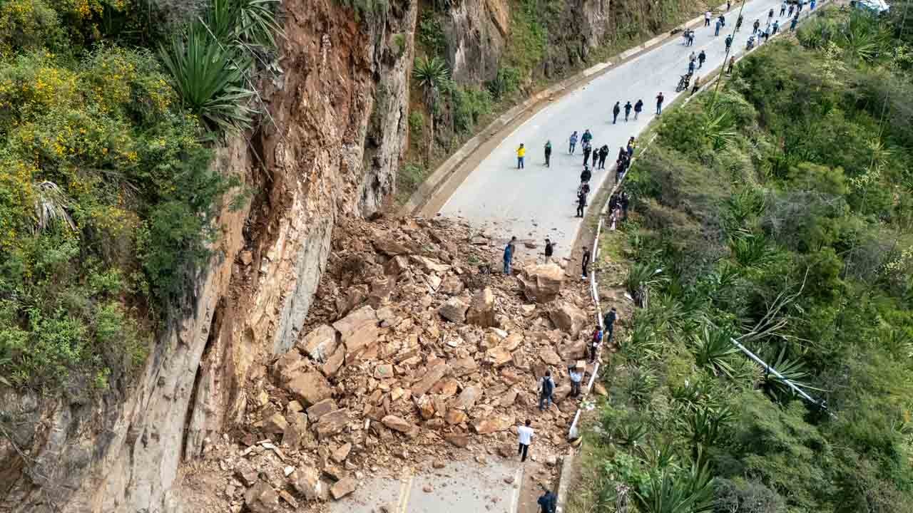 Peru’da sel ve heyelan hasarı: Yollar kapandı, ulaşım durdu