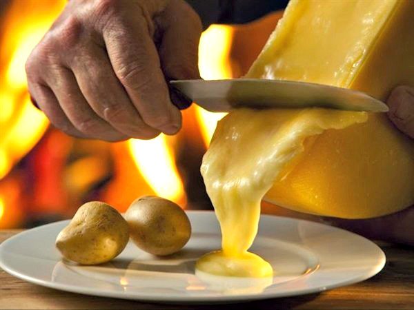 Raclette peyniri nedir? Ne ile tüketilir?