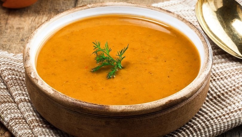 Sade Kırmızı mercimek çorbası nasıl yapılır? Mercimek çorbası tarifi ve malzemeleri