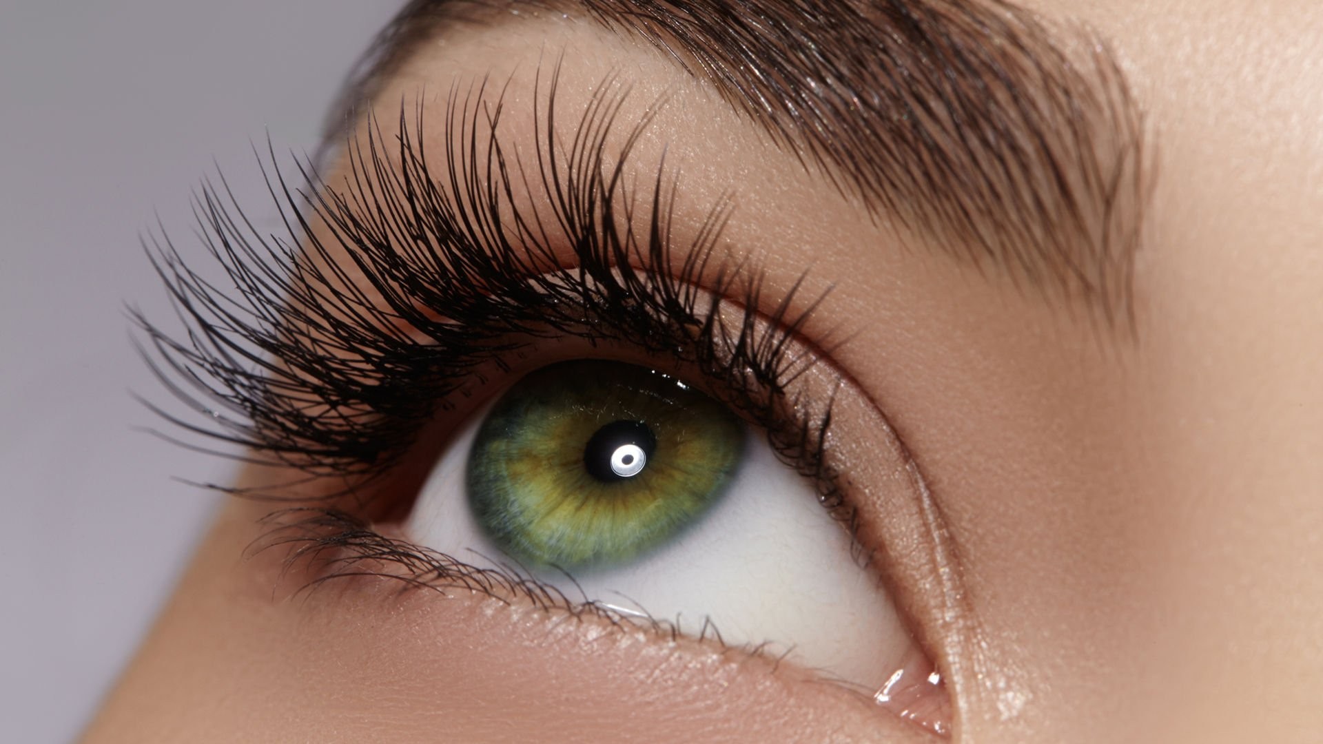 Sağlıklı, uzun ve dolgun kirpiklere sahip olmak çok kolay