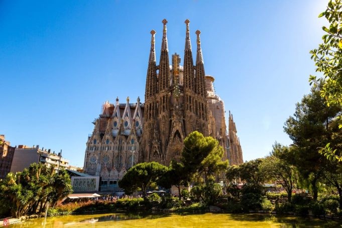 Sagrada Familia nerede bulunur?
